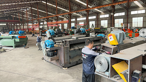 Une petite astuce pour vous apprendre à déterminer si la vitesse du simple et du double rouleau d'une machine de découpe rotative est appropriée ?