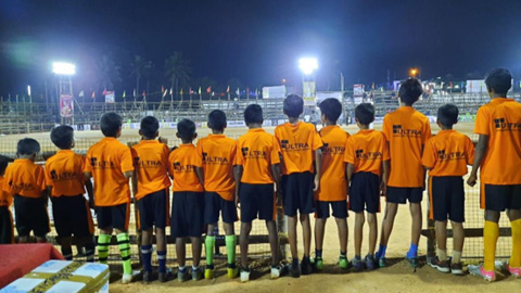 La jeunesse vole, aide le rêve