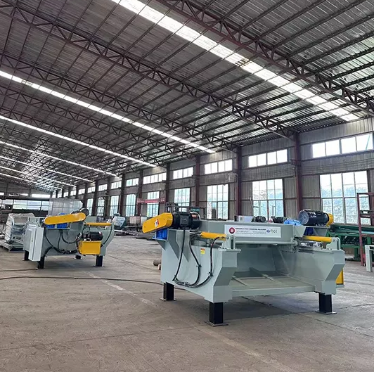 Livraison de machine à éplucher les placages Mingding en Europe