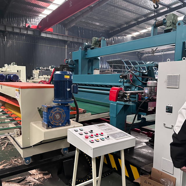 Machinerie de pelage de placage 8ft Face automatique chinoise Ablai de placage Spindle Pélier machine à placage en bois