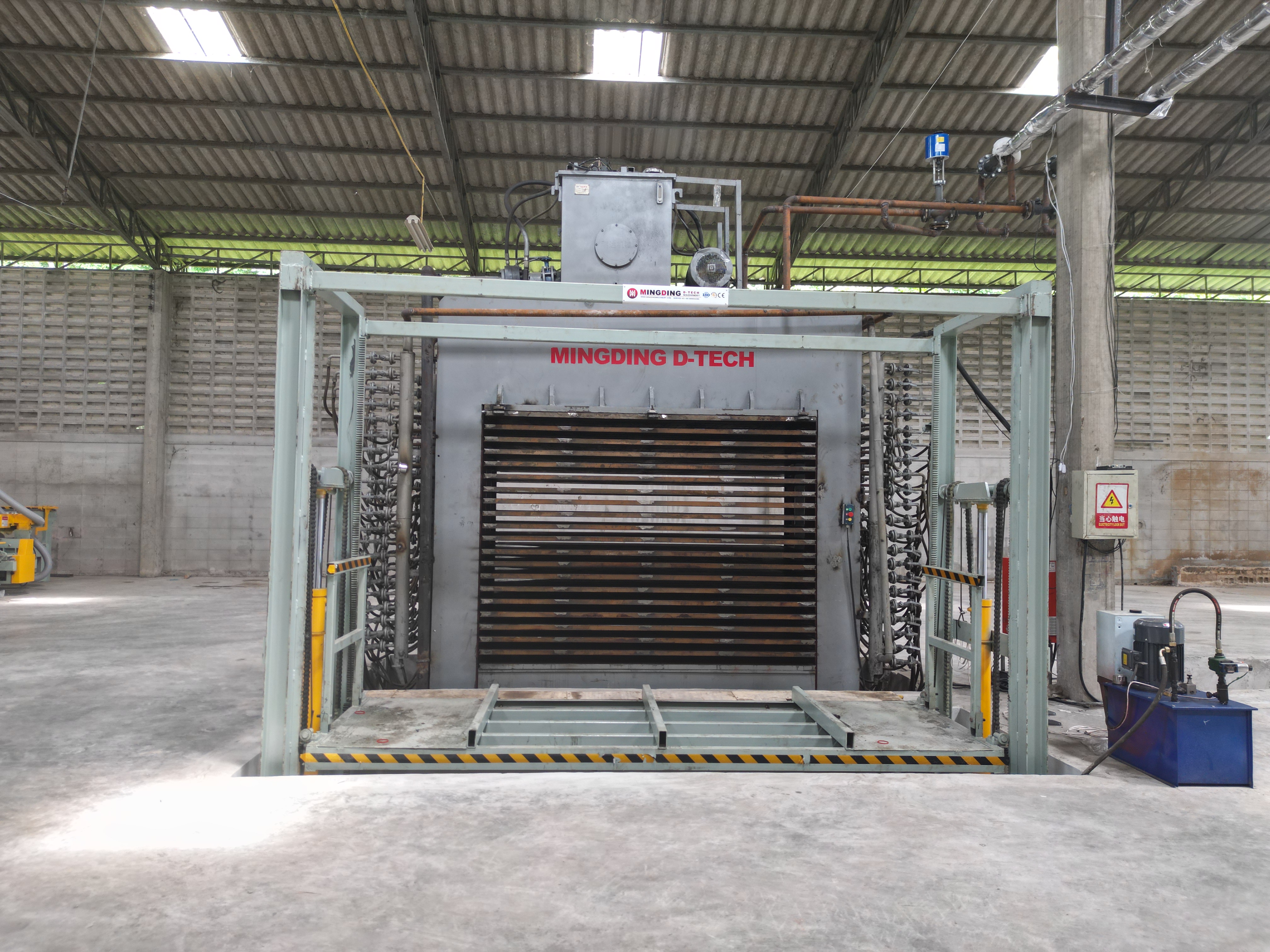 Installation parfaite d'une presse à chaud en Asie du Sud